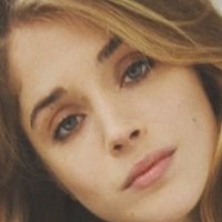 Alice Isaaz Nackt