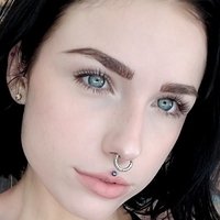 Alora Li Nackt