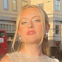 Amelia Dimoldenberg Nackt