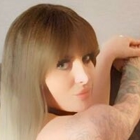 Amyhobuss Nackt