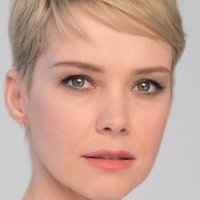 Andrea Osvárt Nackt