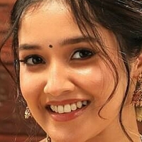 Anikha Surendran Nackt