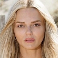 Anouchka Lou Nackt