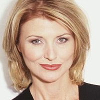 Beth Broderick Nackt