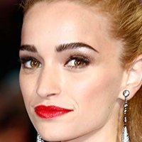 Brianne  Howey Nackt