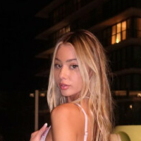 Celeste Bright Nackt