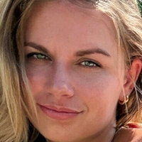 Claire Schroeder Nackt