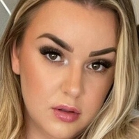 curvygirllou Nackt