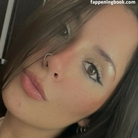 Dani Leiva Nackt