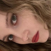 Danielle Poser Nackt