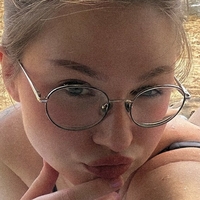 Deca_mo Nackt