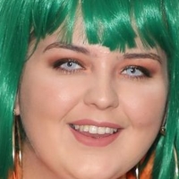 Ella May Nackt
