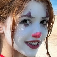 Elowen Clown Nackt