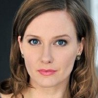 Emily Holmes Nackt
