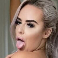 Emily James Ward Nackt