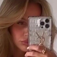 Emily Shak Nackt