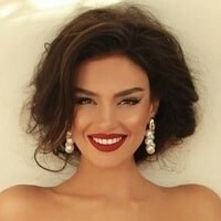 Eva Murati Nackt
