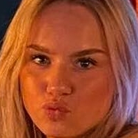 Gabriella Davies Nackt