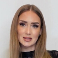 Goddess Kira Gold Nackt