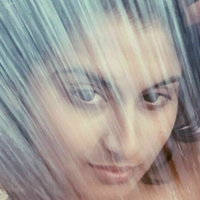 Gunjan Aras Nackt