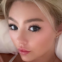 Hailey Sigmond Nackt