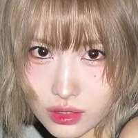 Hirai Momo Nackt