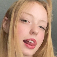 Initialelon Nackt