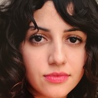 Layla Khoshnoudi Nackt