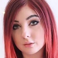 Lizzi Blake Nackt