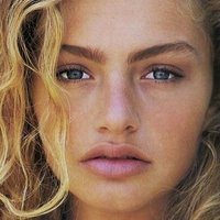 Michaela Bercu Nackt