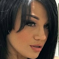monaazarfree Nackt