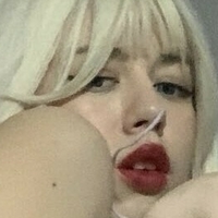 Naomifrosti Nackt