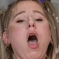 official_haylee Nackt