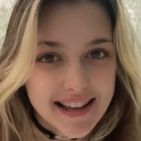 Poliloli Nackt