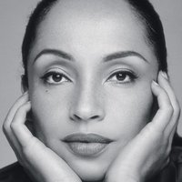 Sade Nackt