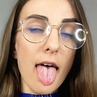 Slimkary Nackt