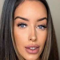 thickbrunette Nackt